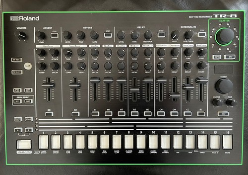 Roland tr8 rhythm - tr8, performer